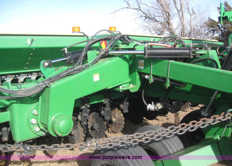 image for item 3039 1996 Great Plains 2N-3010 drill