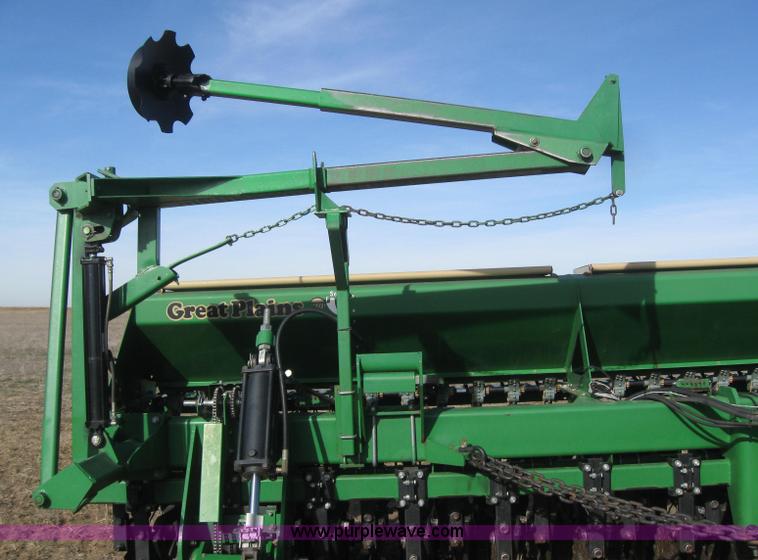 image for item 3039 1996 Great Plains 2N-3010 drill
