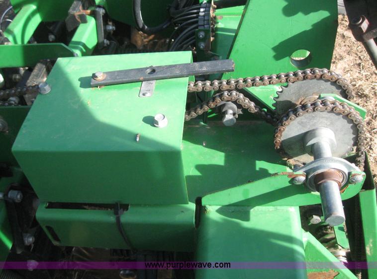 image for item 3039 1996 Great Plains 2N-3010 drill