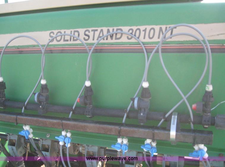 image for item 3039 1996 Great Plains 2N-3010 drill