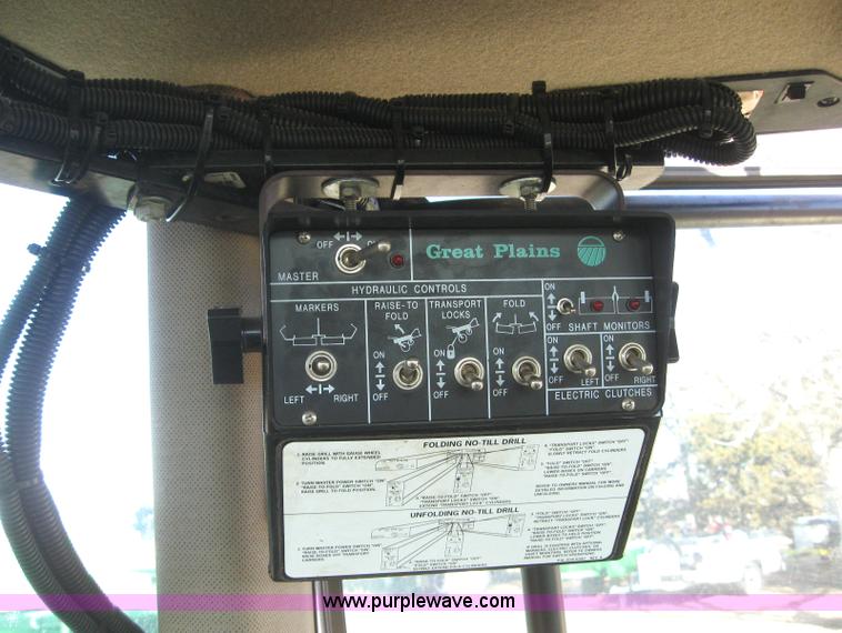 image for item 3039 1996 Great Plains 2N-3010 drill