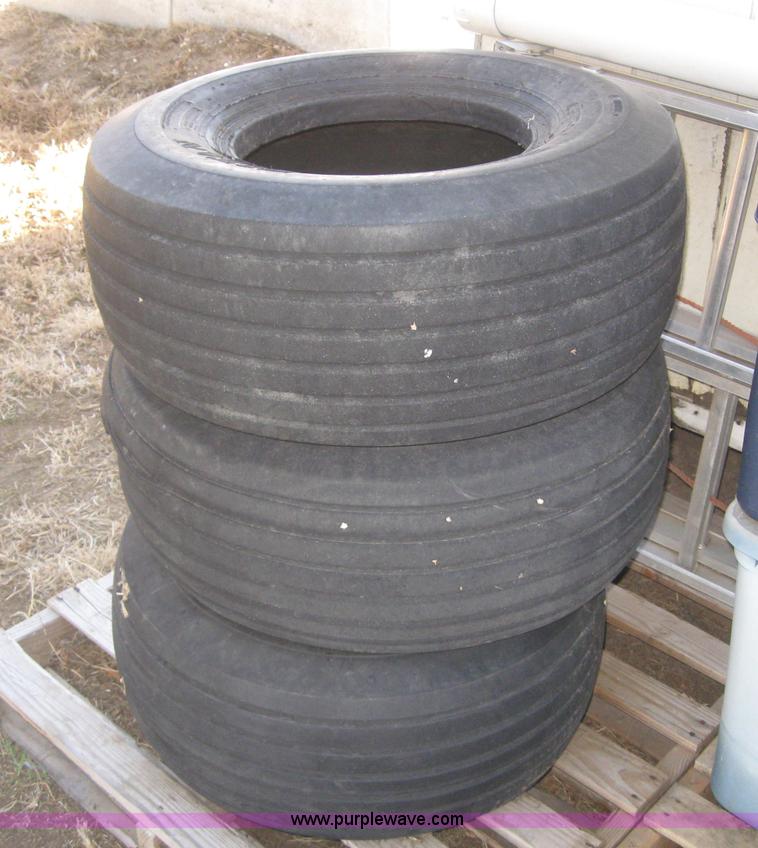 image for item 3039 1996 Great Plains 2N-3010 drill