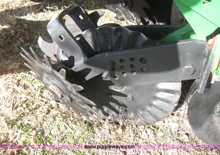 image for item 3040 John Deere 7200 conservation planter