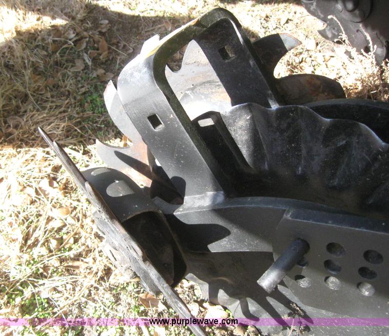 image for item 3040 John Deere 7200 conservation planter