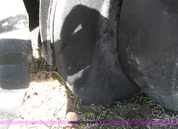 image for item 3040 John Deere 7200 conservation planter