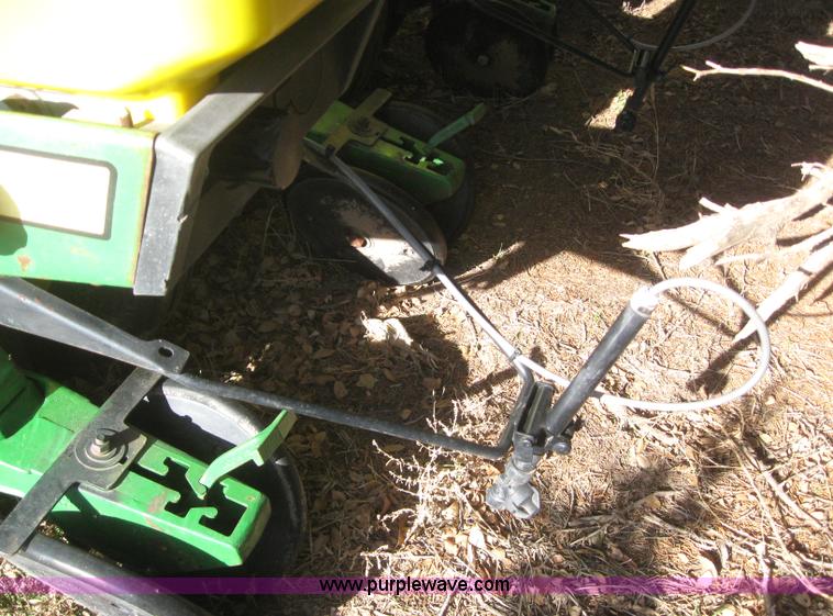 image for item 3040 John Deere 7200 conservation planter