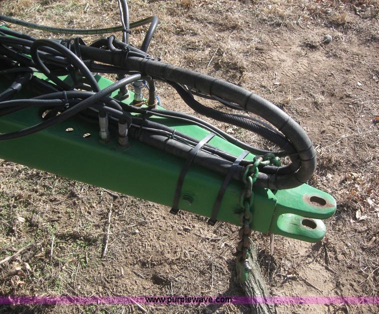 image for item 3040 John Deere 7200 conservation planter