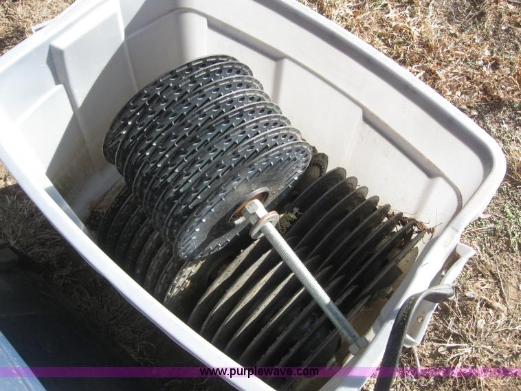 image for item 3040 John Deere 7200 conservation planter