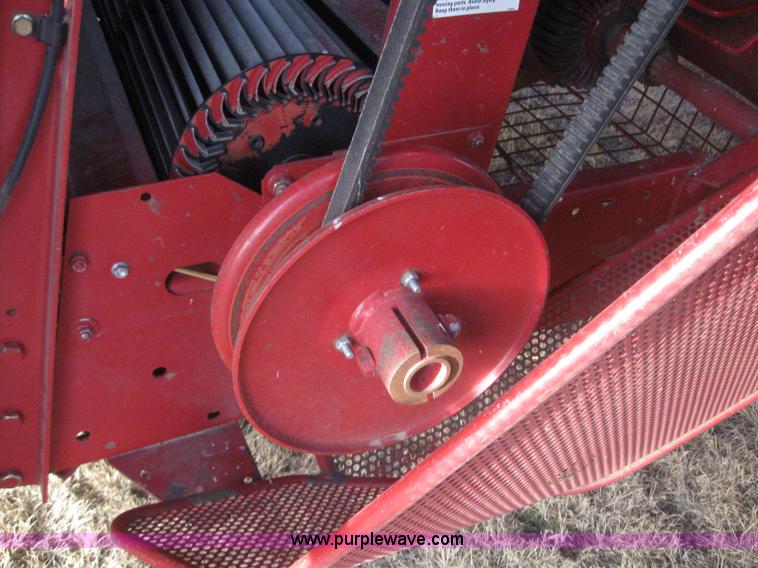 image for item 3243 1998 Case IH 2388 combine