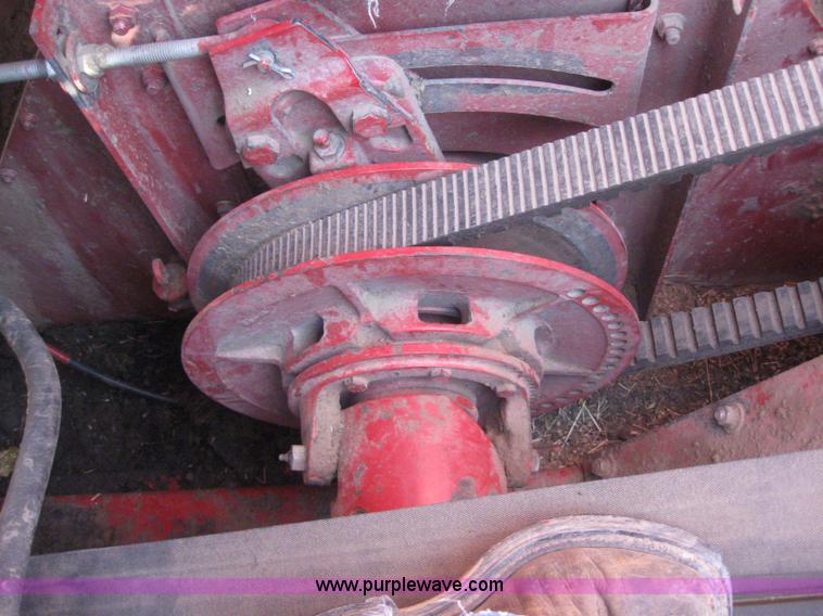 image for item 3243 1998 Case IH 2388 combine