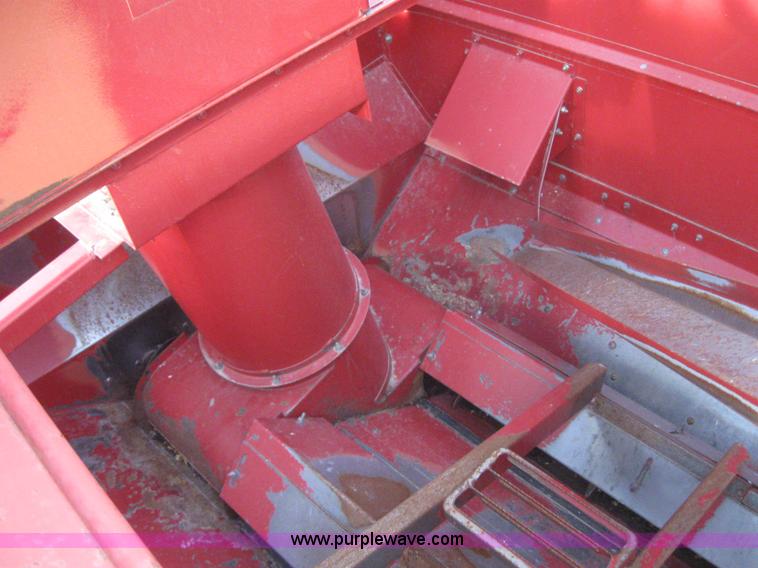 image for item 3243 1998 Case IH 2388 combine