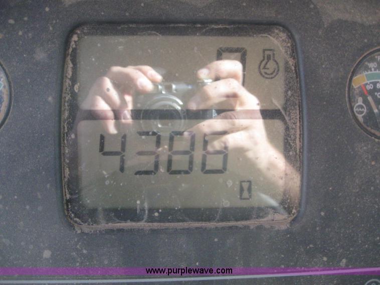 image for item 3244 1997 New Holland 9482 tractor