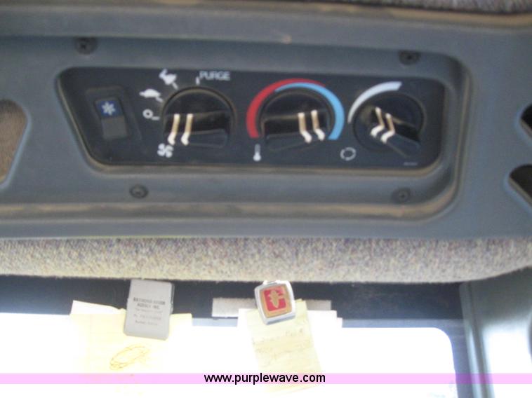 image for item 3244 1997 New Holland 9482 tractor