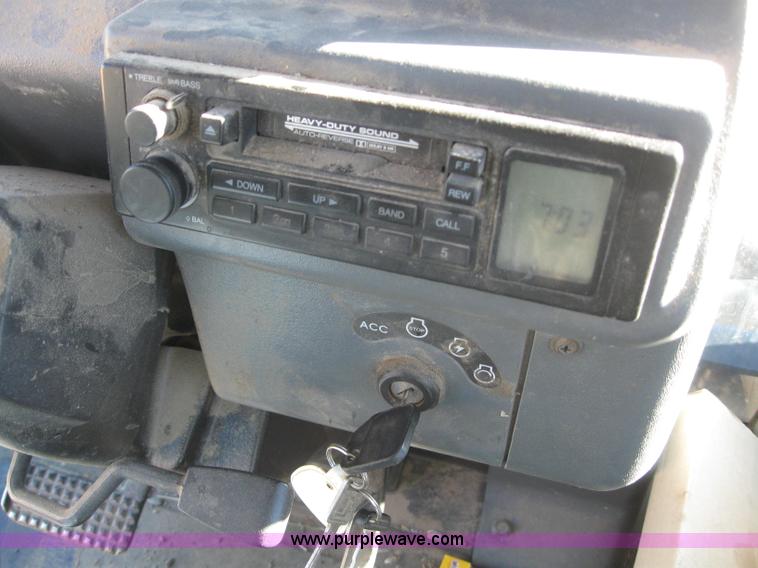 image for item 3244 1997 New Holland 9482 tractor