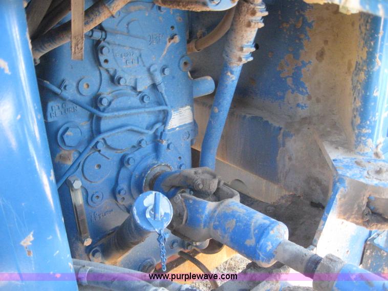 image for item 3244 1997 New Holland 9482 tractor