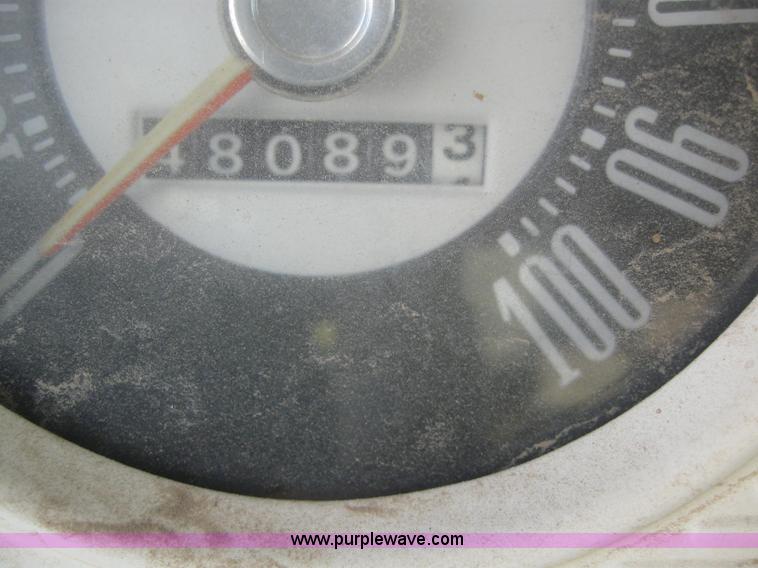 image for item 3247 1967 Ford 600 grain truck