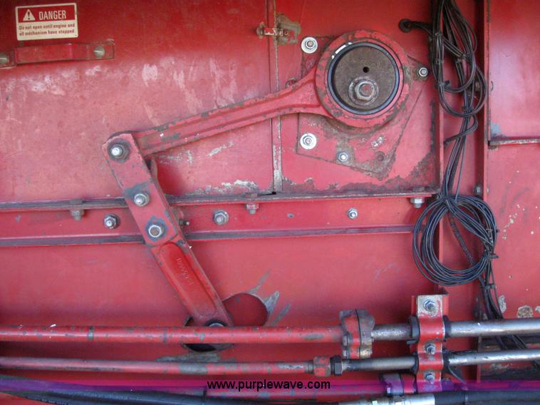 image for item 3255 1983 International 1480 combine