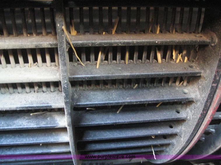 image for item 3255 1983 International 1480 combine