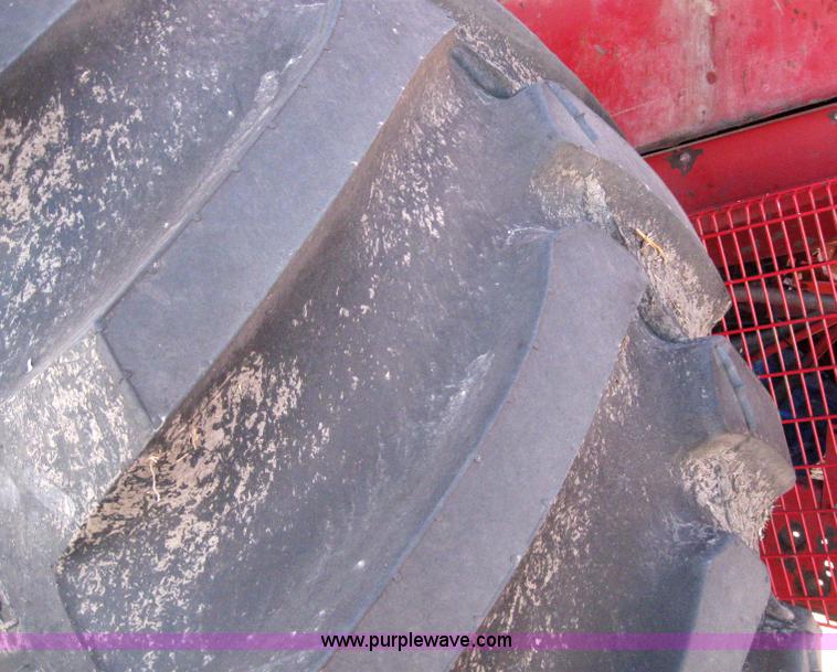 image for item 3255 1983 International 1480 combine