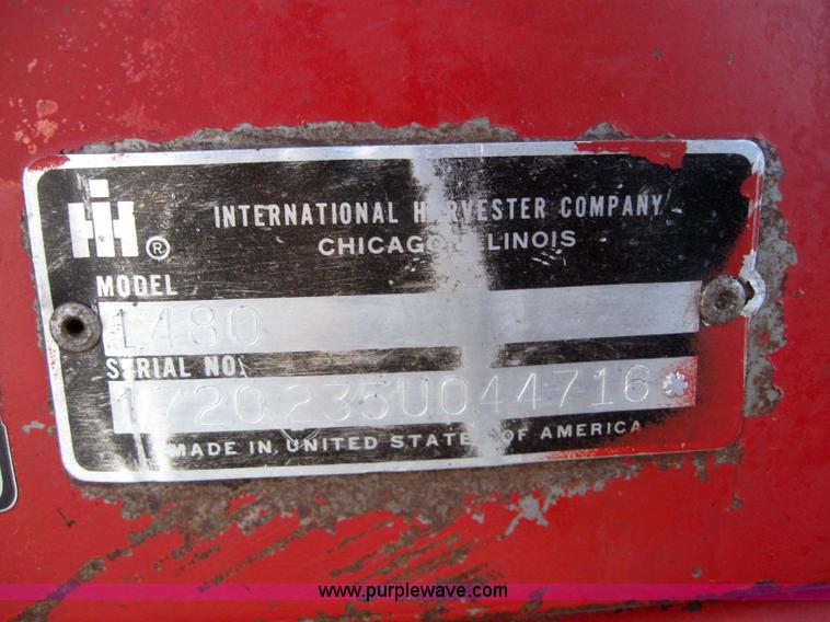image for item 3255 1983 International 1480 combine