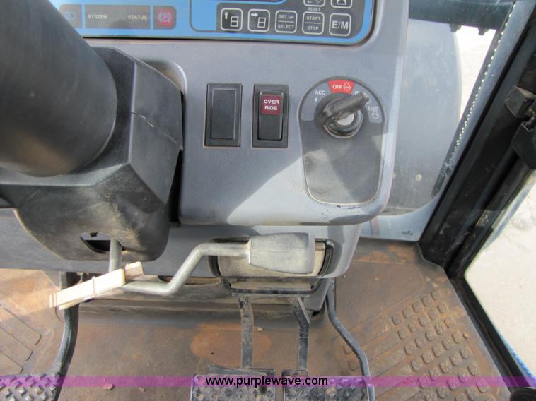 image for item 3500 1996 New Holland 8970 MFWD tractor