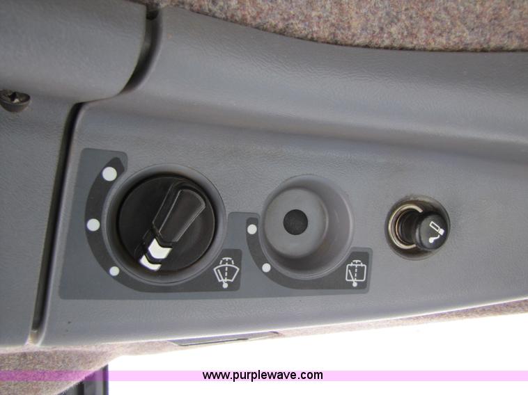 image for item 3500 1996 New Holland 8970 MFWD tractor