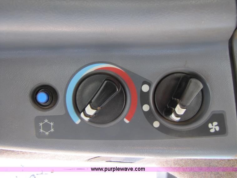 image for item 3500 1996 New Holland 8970 MFWD tractor