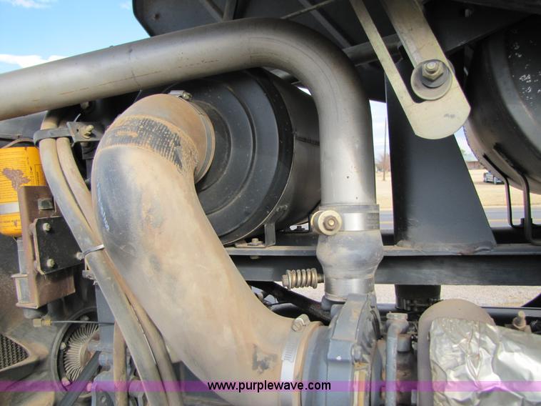 image for item 3500 1996 New Holland 8970 MFWD tractor