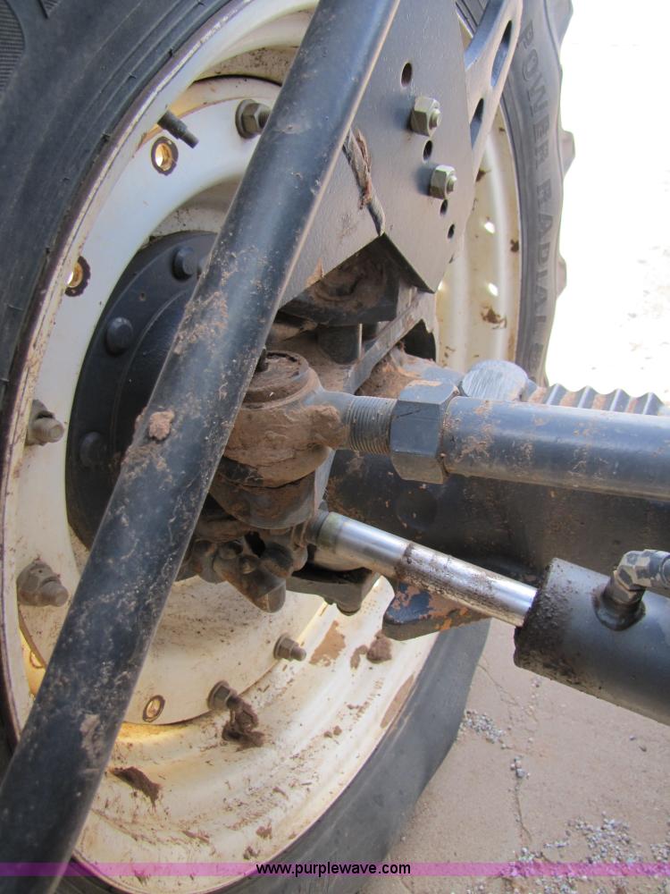 image for item 3500 1996 New Holland 8970 MFWD tractor