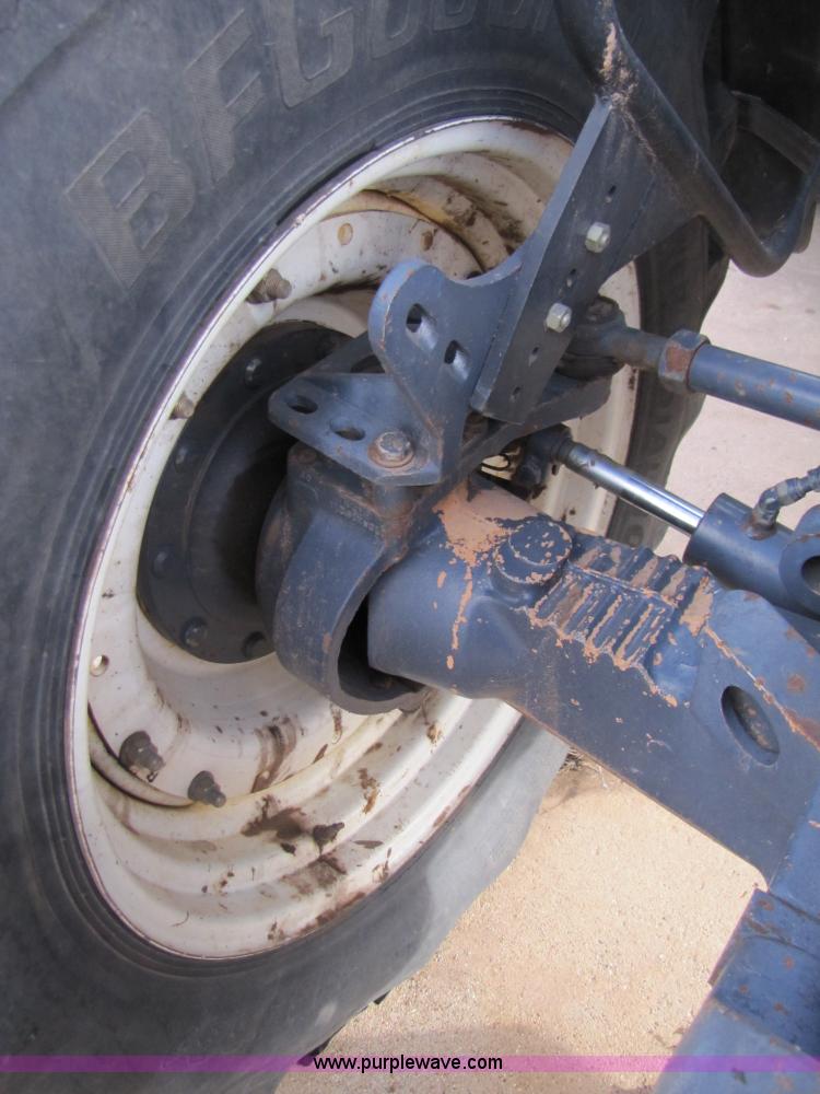 image for item 3500 1996 New Holland 8970 MFWD tractor