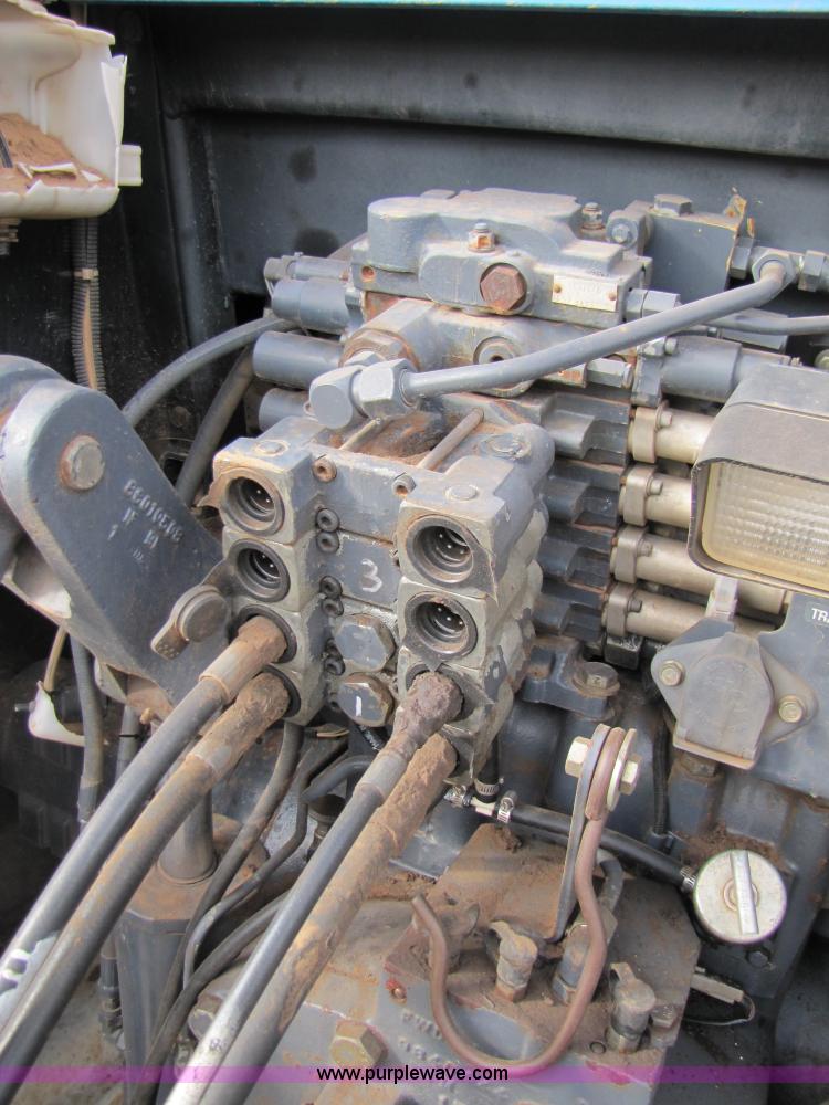 image for item 3500 1996 New Holland 8970 MFWD tractor