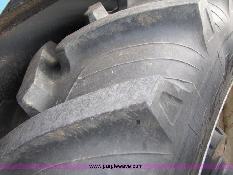 image for item 3500 1996 New Holland 8970 MFWD tractor