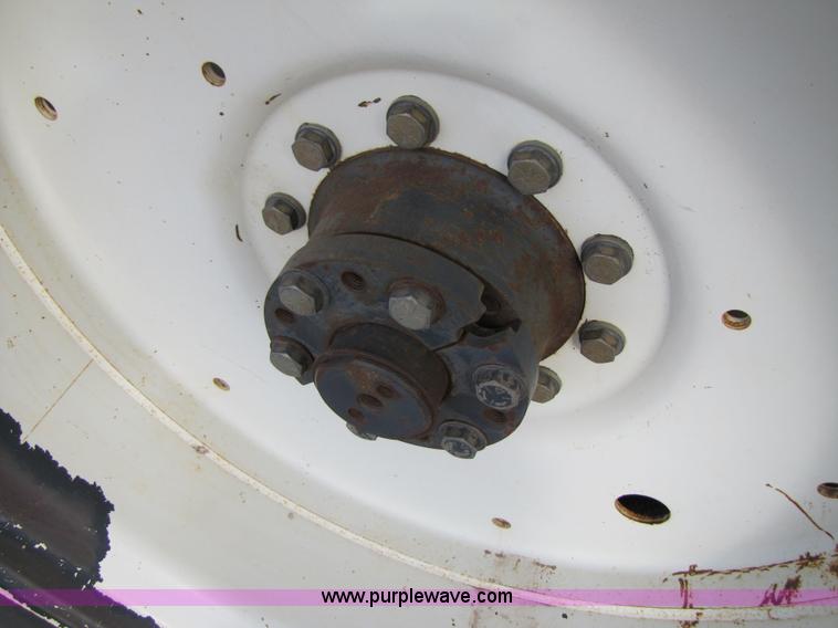 image for item 3500 1996 New Holland 8970 MFWD tractor