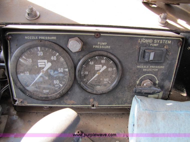 image for item 3502 1993 Terra Gator 1803 70' self-propelled sprayer