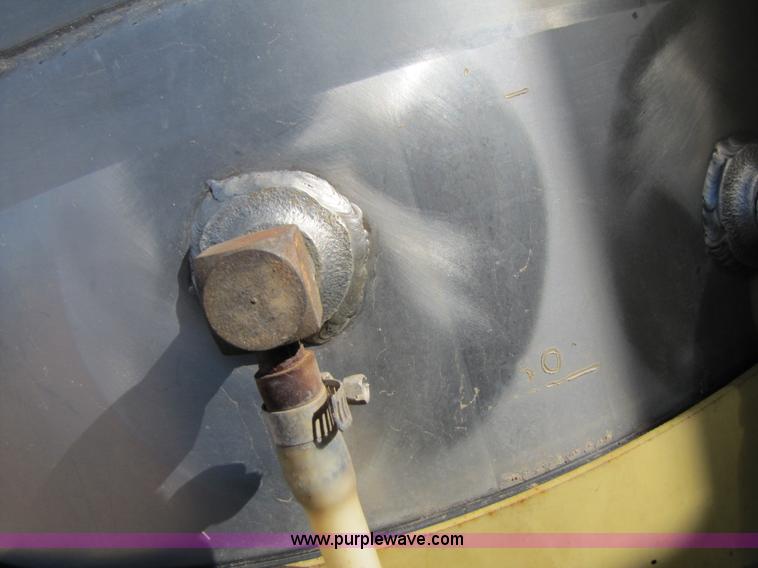 image for item 3502 1993 Terra Gator 1803 70' self-propelled sprayer