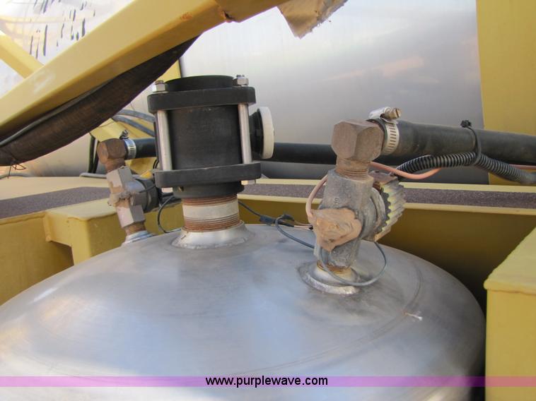 image for item 3502 1993 Terra Gator 1803 70' self-propelled sprayer