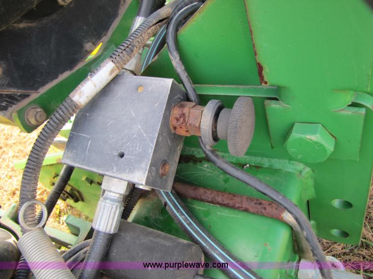 image for item 3635 1999 John Deere 1710 Max Emerge Plus planter