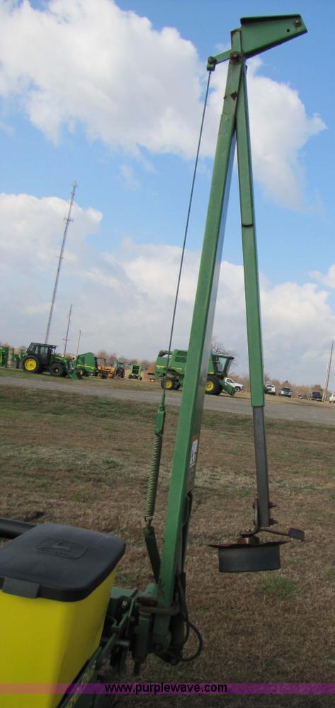 image for item 3635 1999 John Deere 1710 Max Emerge Plus planter