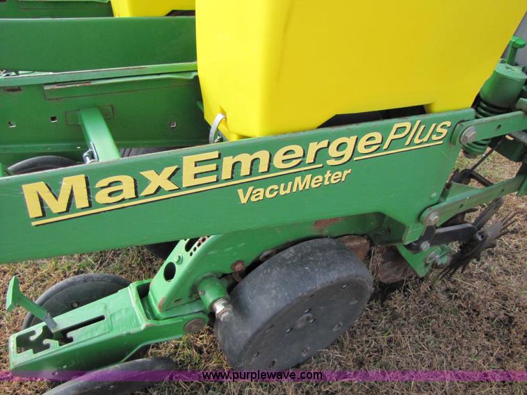 image for item 3635 1999 John Deere 1710 Max Emerge Plus planter