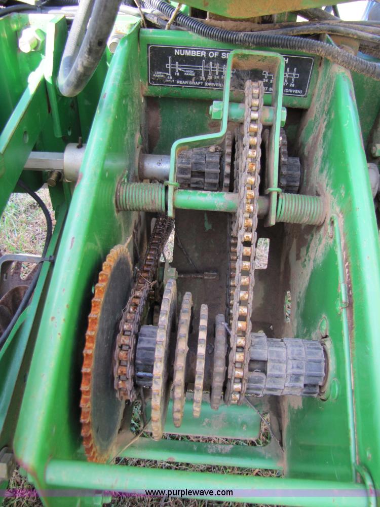 image for item 3635 1999 John Deere 1710 Max Emerge Plus planter