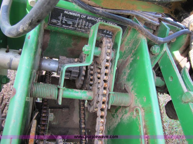 image for item 3635 1999 John Deere 1710 Max Emerge Plus planter