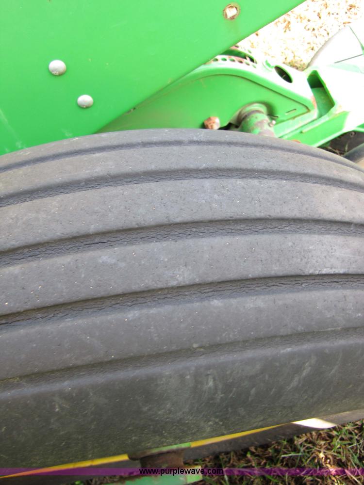 image for item 3635 1999 John Deere 1710 Max Emerge Plus planter