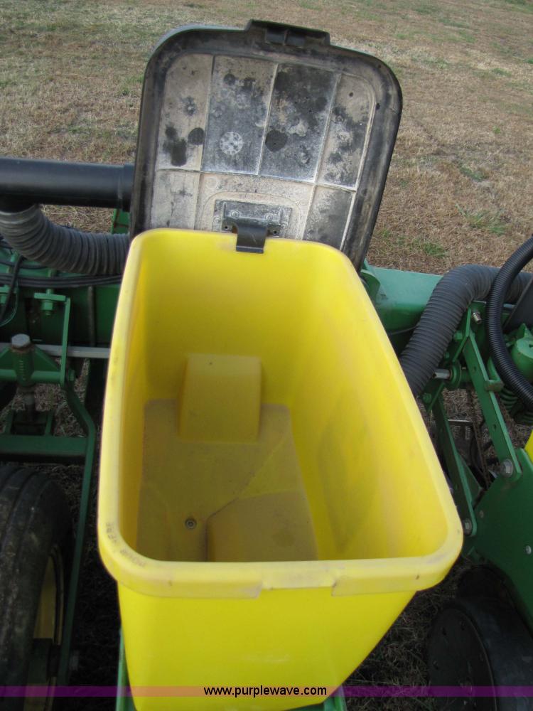 image for item 3635 1999 John Deere 1710 Max Emerge Plus planter