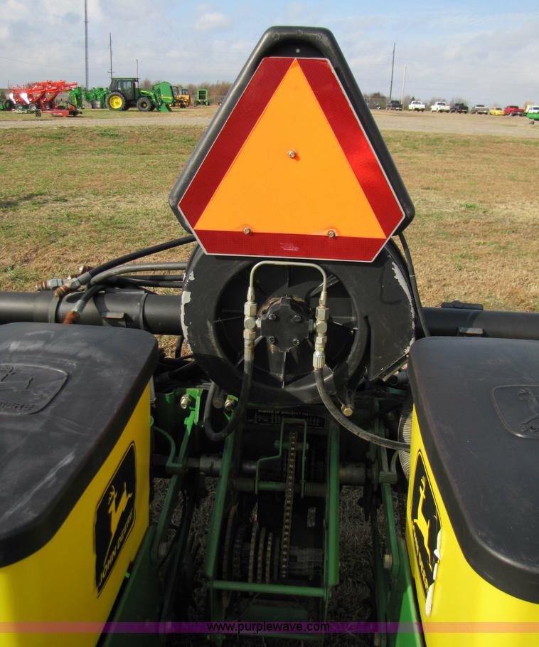 image for item 3635 1999 John Deere 1710 Max Emerge Plus planter