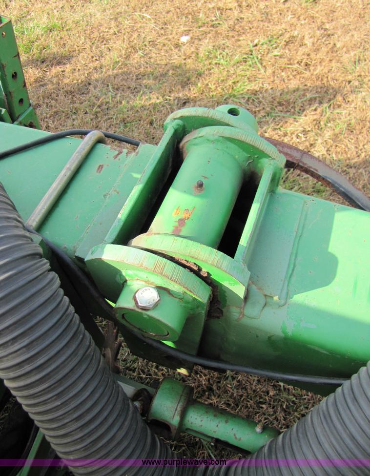 image for item 3635 1999 John Deere 1710 Max Emerge Plus planter