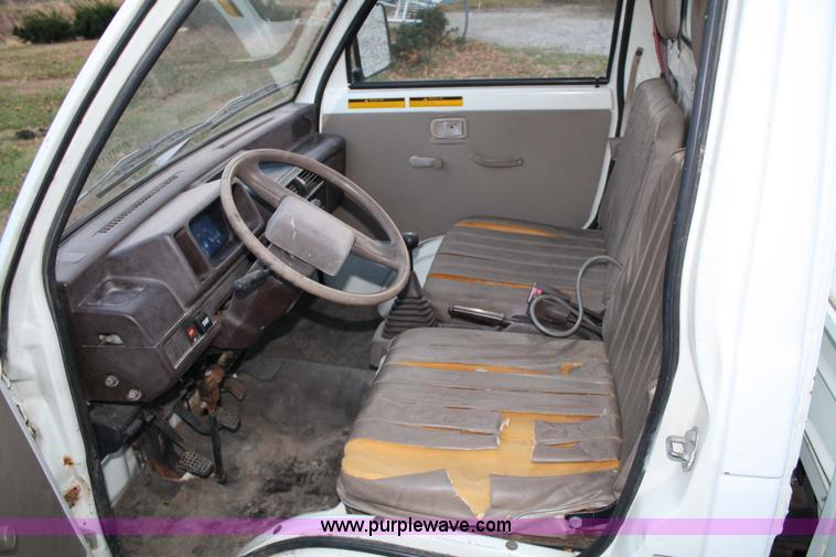 image for item 4783 1989 Daihatsu HiJet minitruck