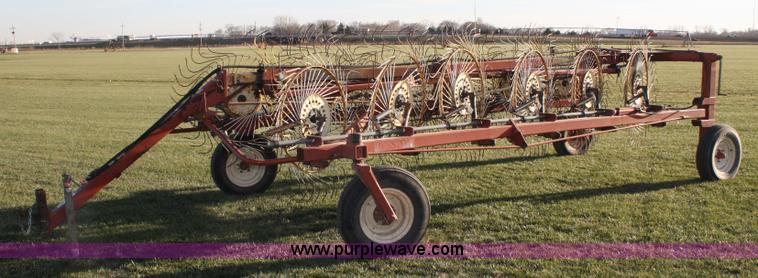 image for item 4801 Hesston 3983 12 wheel rake