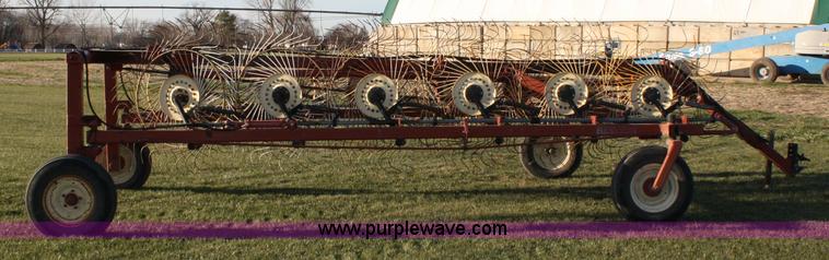 image for item 4801 Hesston 3983 12 wheel rake