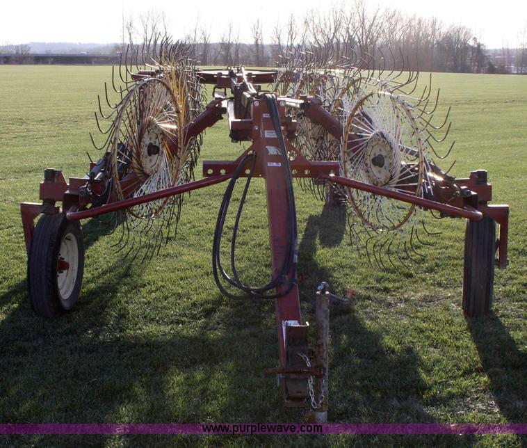 image for item 4801 Hesston 3983 12 wheel rake