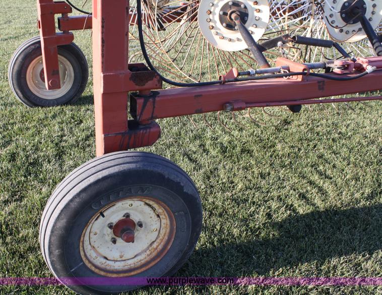 image for item 4801 Hesston 3983 12 wheel rake